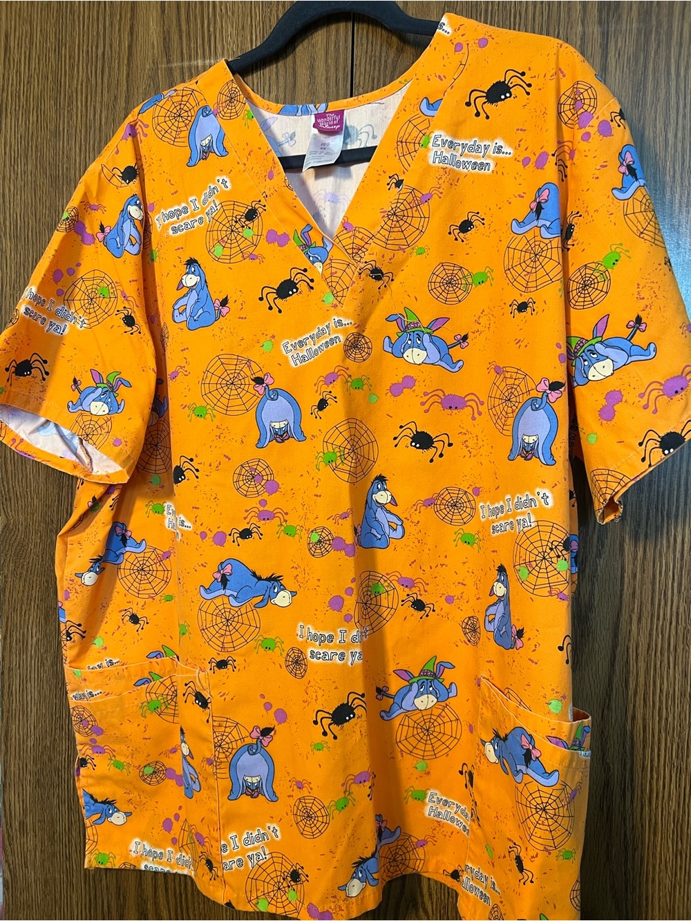 Disney Halloween Scrub Shirt 2XL Eeyore Winnie the Pooh V-Neck Pockets